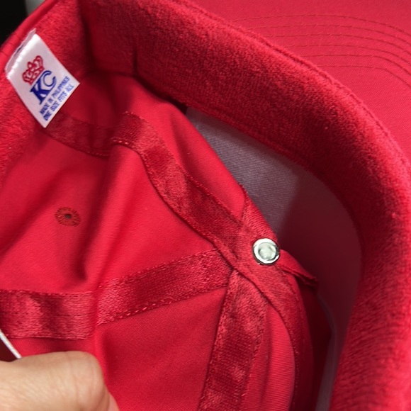 Kc Royal Queen gold rare vintage cap plain red i had 8 pcs available for sale - Picture 12 of 17